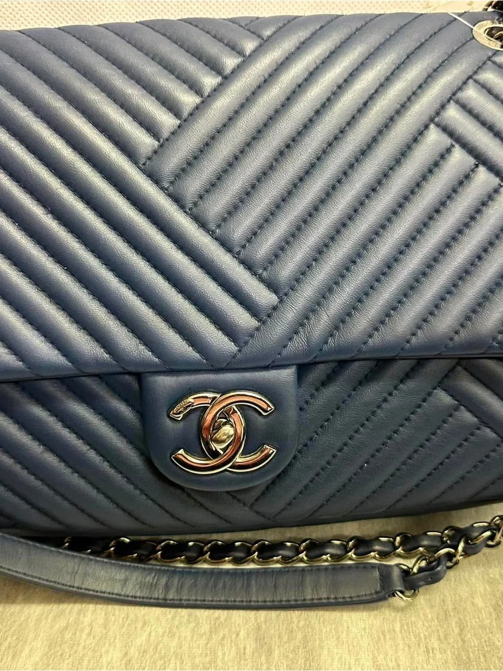 CHANEL Jumbo Navy Chevron Quilted Shoulder Bag with Chain Strap